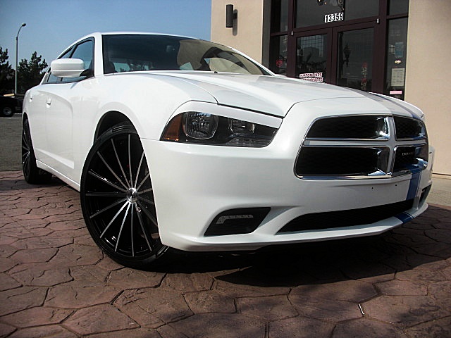 ChargerWhite2011/25e64.JPG