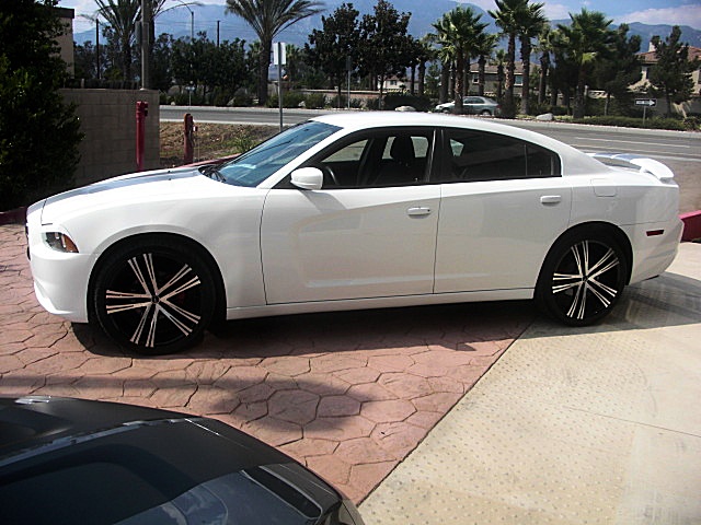 ChargerWhite2011/25e43a.JPG