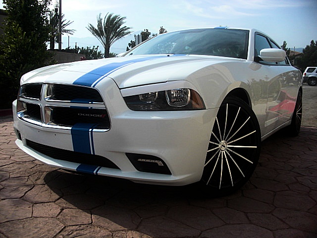 ChargerWhite2011/25e14.JPG