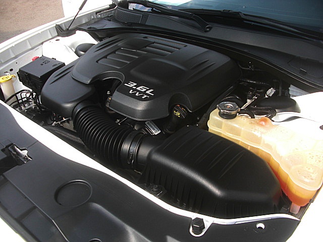 ChargerWhite2011/25e42a.JPG