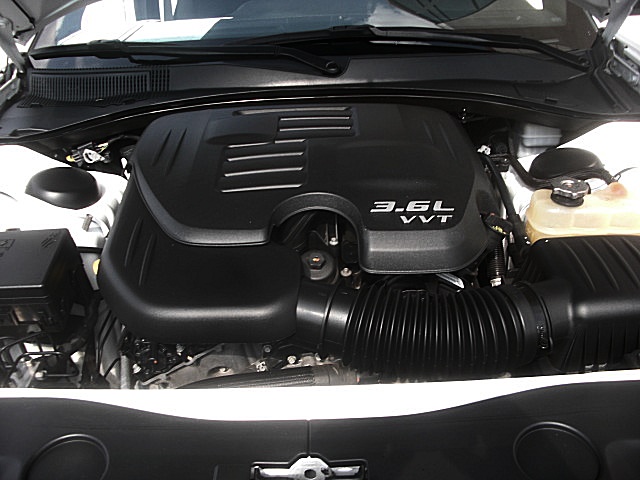ChargerWhite2011/25e42a.JPG
