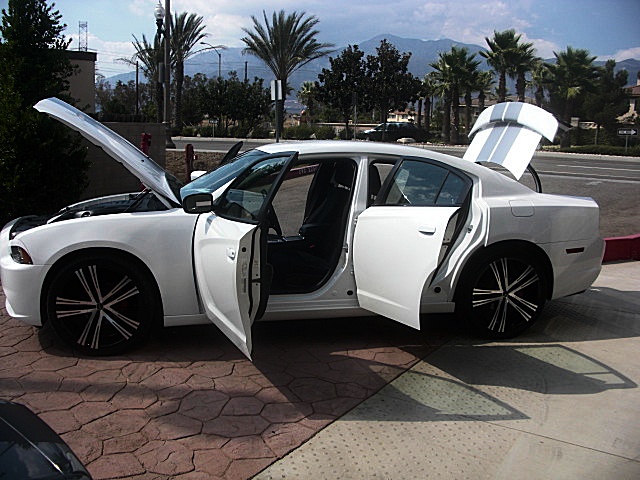 ChargerWhite2011/25e43a.JPG