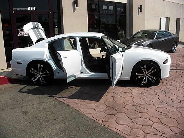 ChargerWhite2011/25e43a.JPG