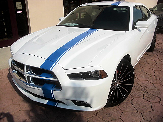 ChargerWhite2011/25e64.JPG