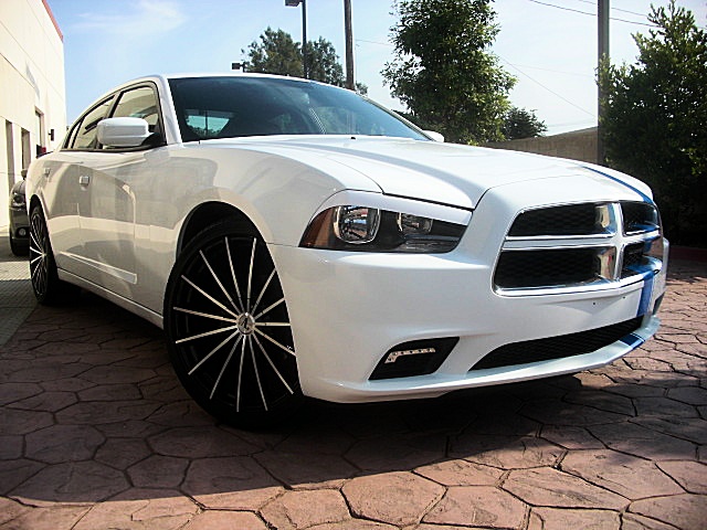 ChargerWhite2011/25e64.JPG