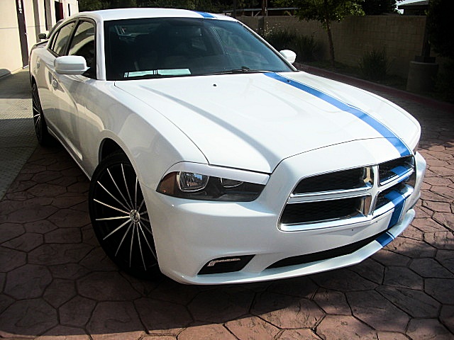 ChargerWhite2011/25e64.JPG
