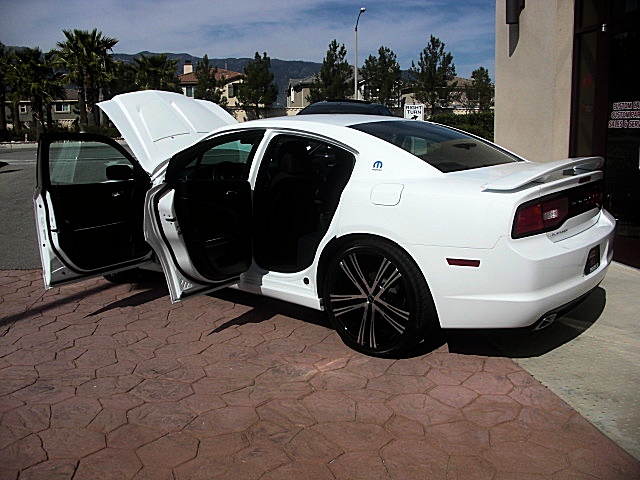 ChargerWhite2011/25s64.JPG