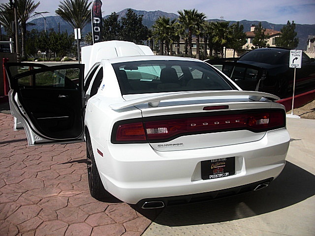ChargerWhite2011/25s64.JPG
