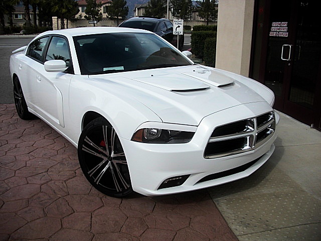 ChargerWhite2011/25s64.JPG