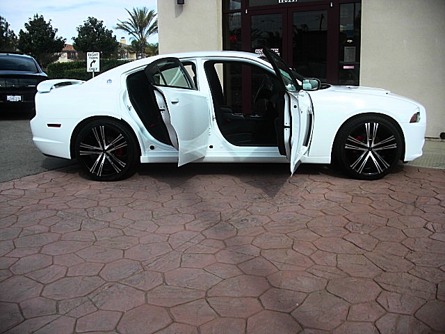 ChargerWhite2011/25s64.JPG