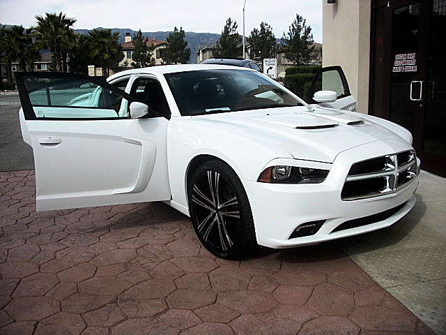 ChargerWhite2011/25s64.JPG