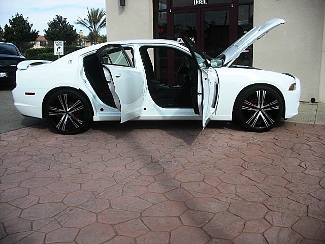 ChargerWhite2011/25s64.JPG