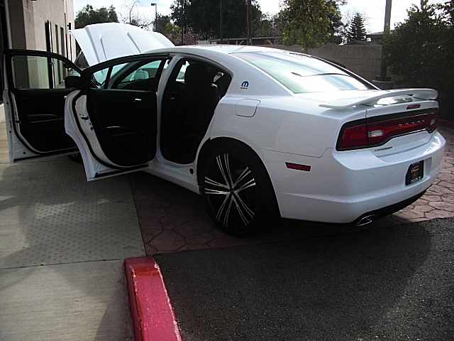 ChargerWhite2011/25s64.JPG