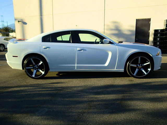 ChargerWhite2011/25v46.JPG