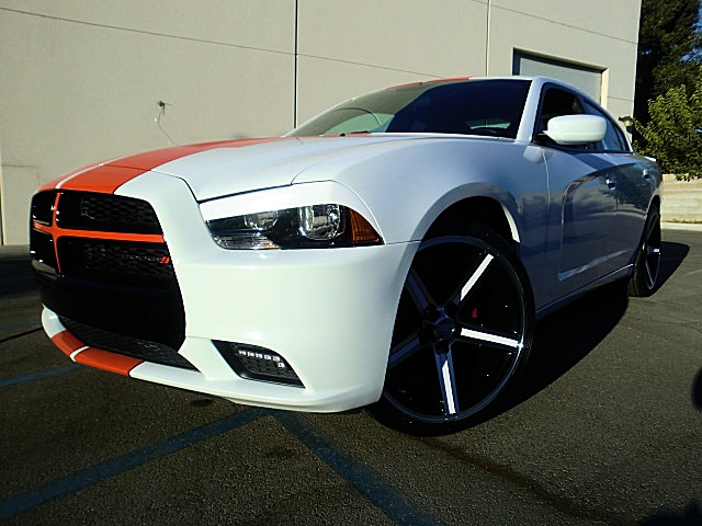 ChargerWhite2011/25v46.JPG