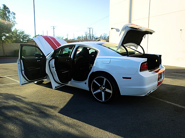 ChargerWhite2011/25v46.JPG