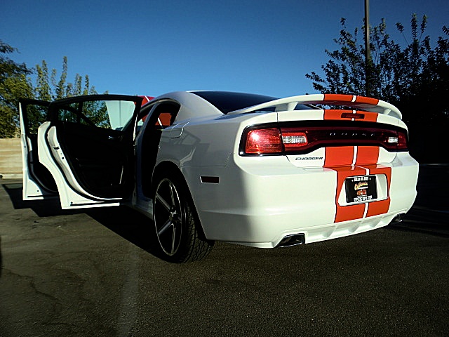 ChargerWhite2011/25v46.JPG
