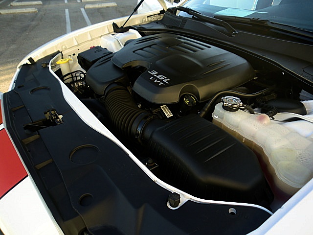ChargerWhite2011/25v42.JPG