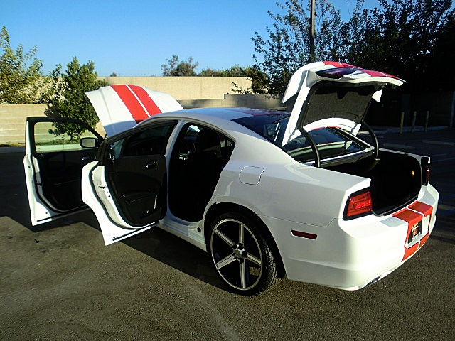 ChargerWhite2011/25v46.JPG