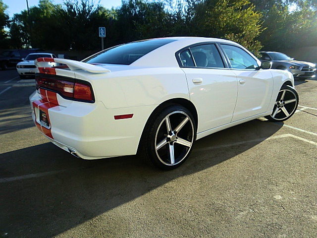 ChargerWhite2011/25v46.JPG