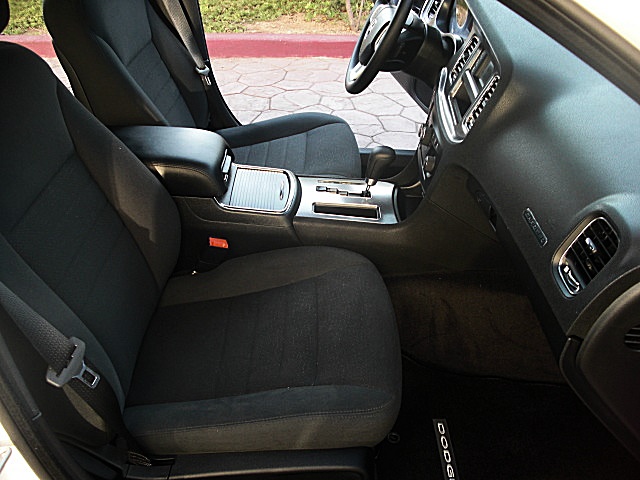ChargerWhite2011/28a8.JPG