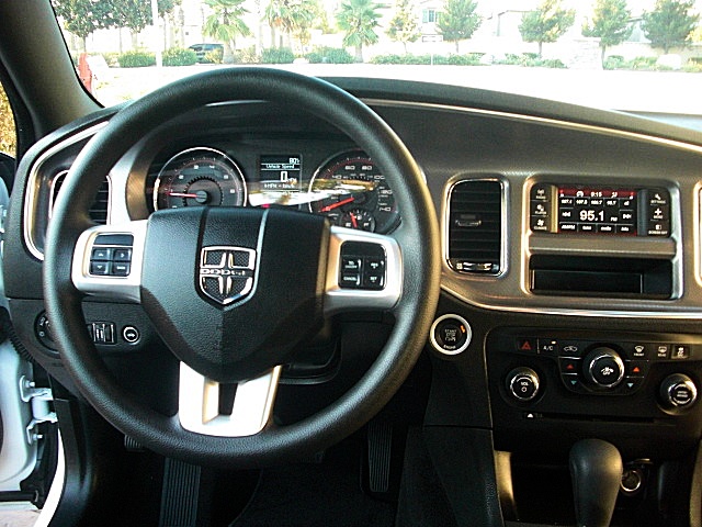 ChargerWhite2011/28a8.JPG