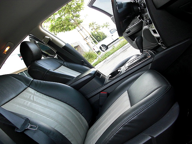 Interiors/InteriorRTrear.jpg