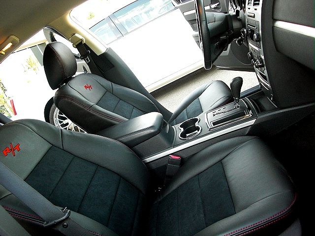 Interiors/InteriorRTrear.jpg