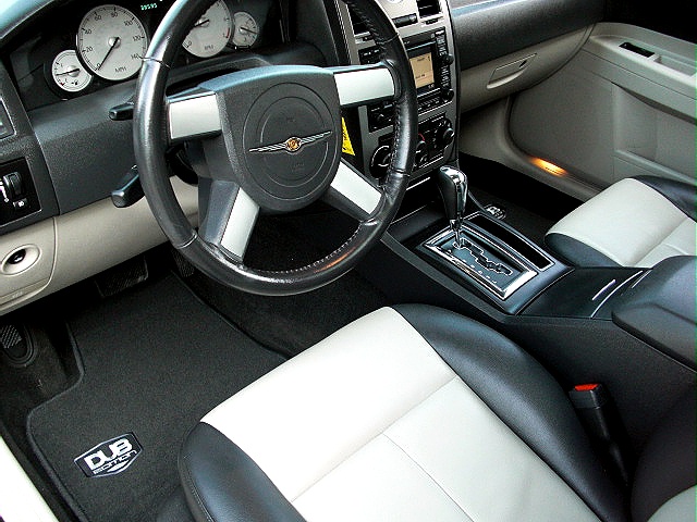 Interiors/InteriorRTrear.jpg