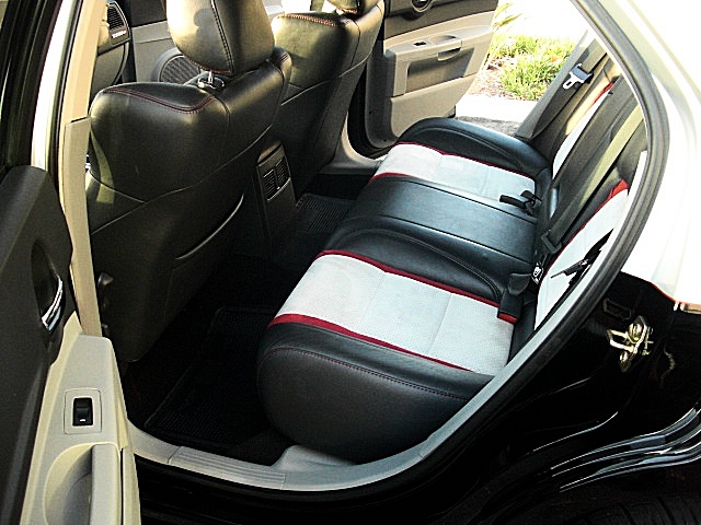 Interiors/InteriorRTrear.jpg