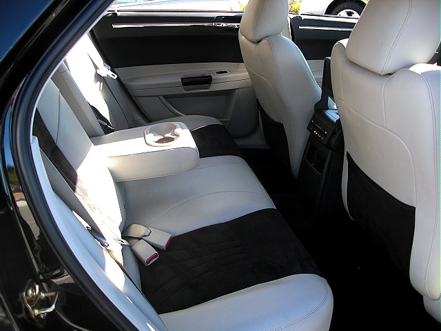 Interiors/InteriorRTrear.jpg