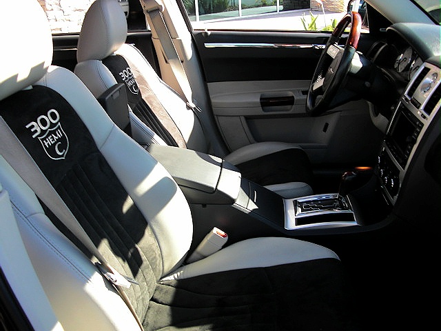 Interiors/InteriorRTrear.jpg