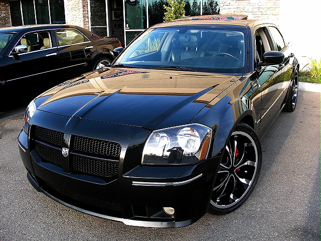 MagnumSRT8blk/new215d.jpg