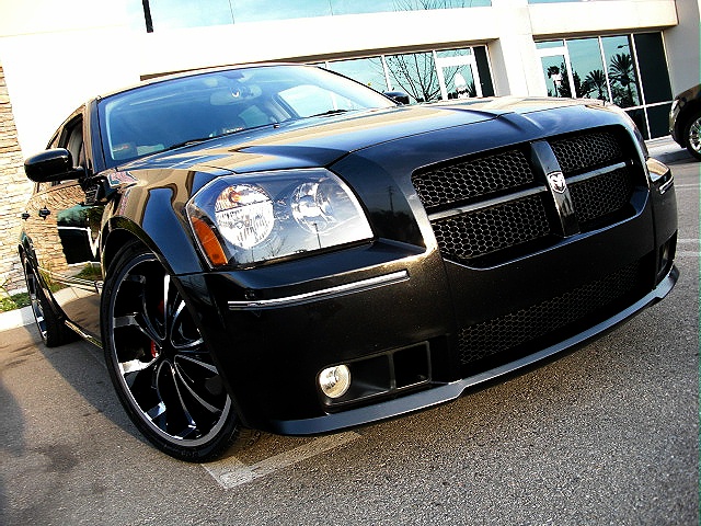 MagnumSRT8blk/new215d.jpg