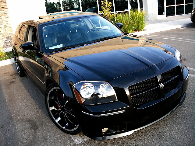 MagnumSRT8blk/new215d.jpg