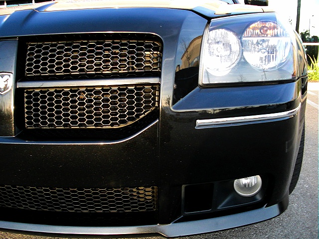 MagnumSRT8blk/new215d.jpg