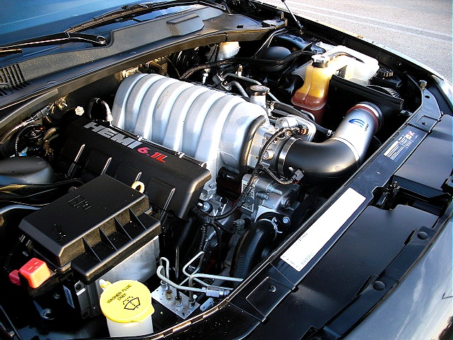 MagnumSRT8blk/new224d.jpg