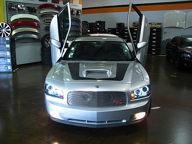 SHOWROOMCARS/17aa.JPG