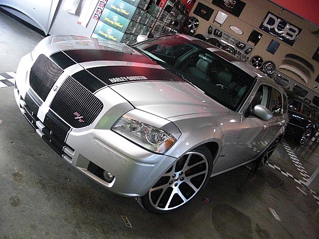 SHOWROOMCARS/3z.JPG