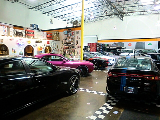 SHOWROOMCARS/StoreInstall.JPG