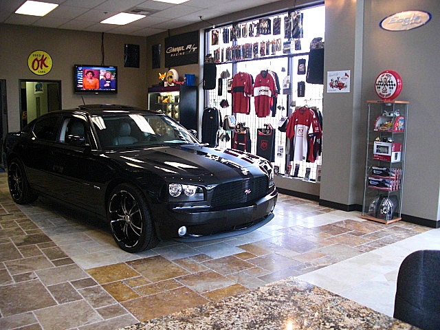 SHOWROOMCARS/v144.JPG