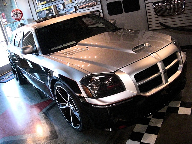 SHOWROOMCARS/3z.JPG