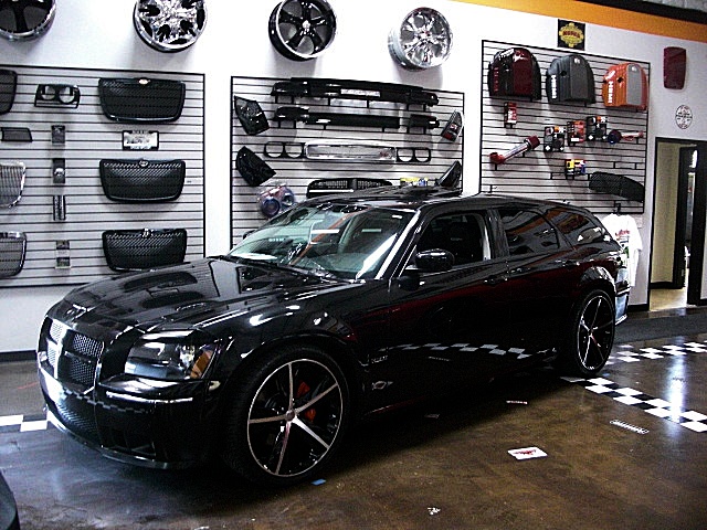 SHOWROOMCARS/DecalChalHood3.JPG