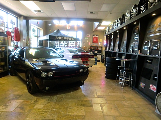 SHOWROOMCARS/StoreInstall.JPG