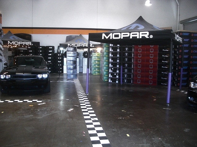 SHOWROOMCARS/StoreInstall.JPG