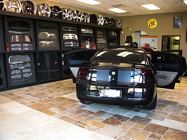SHOWROOMCARS/store1b2b.JPG