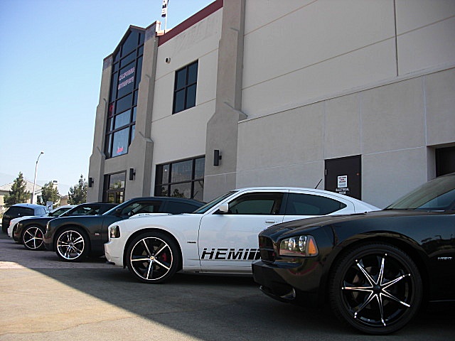 SHOWROOMCARS/store25nw.JPG