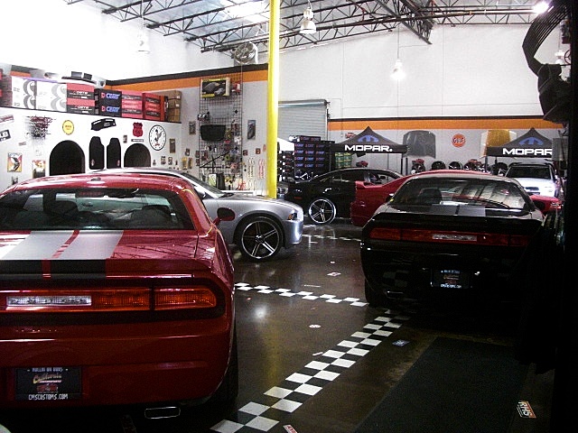 SHOWROOMCARS/store7e.JPG
