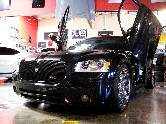 SHOWROOMCARS/storeNew13.jpg