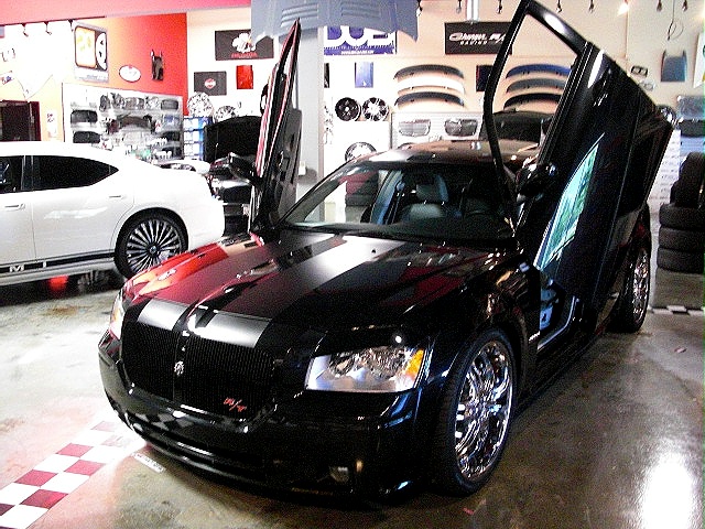 SHOWROOMCARS/storeNew14.jpg
